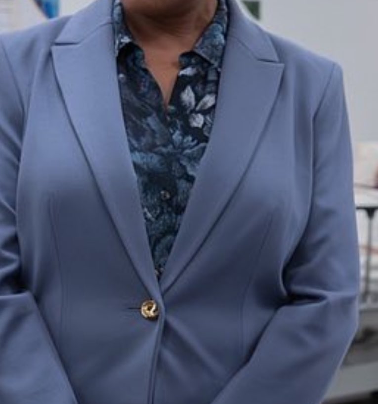 girl bye it’s the same shirt too 😭😭😭