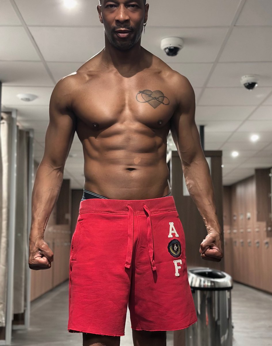 BLK8107 GRABBYS 22/04-27/04 tweet media