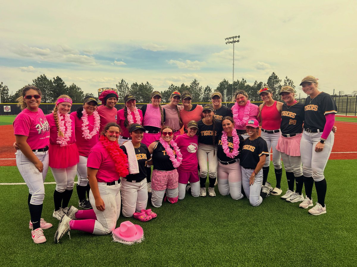 FHSU_Softball's tweet photo. Senior Spirit Week 2026…. 🐯

Happy @lillianacrj Day! PINK OUT DAY 💕🌸

#rolltiges #seniorweek https://t.co/Moajc6agAC