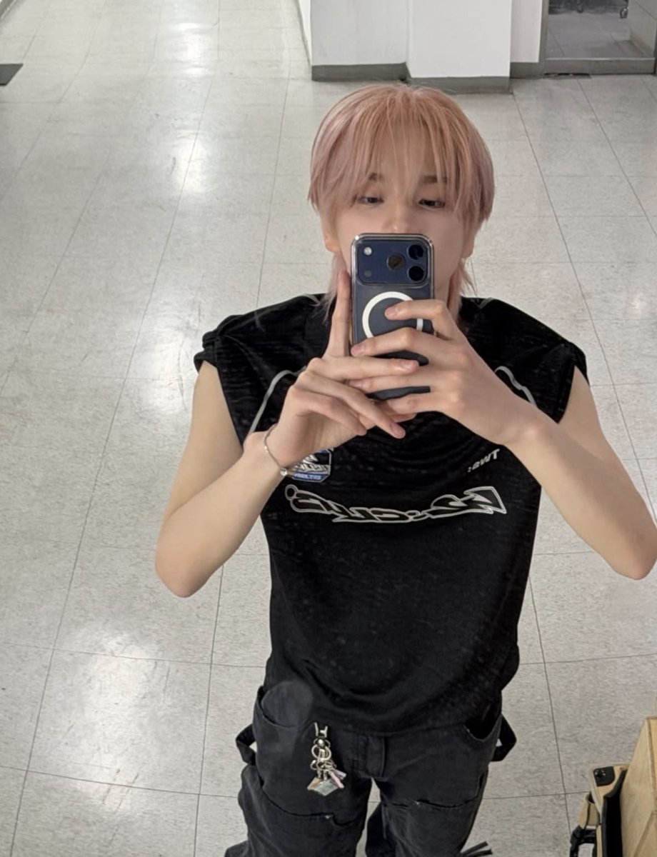 junghwan tweet media