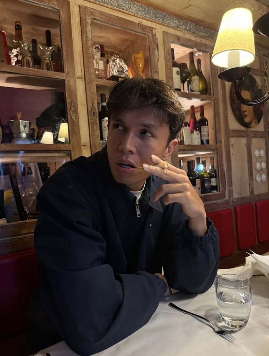 ᥫ᭡ gray 🦦 ⁴⁸¹ tweet media