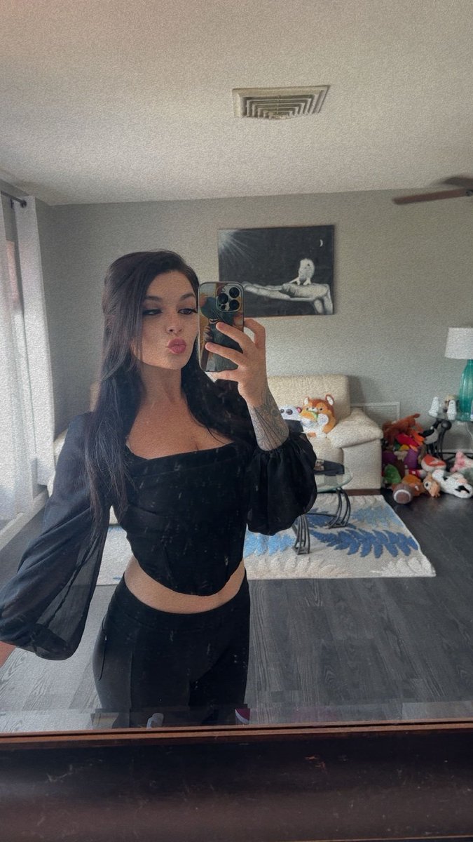 ally🖤 tweet media