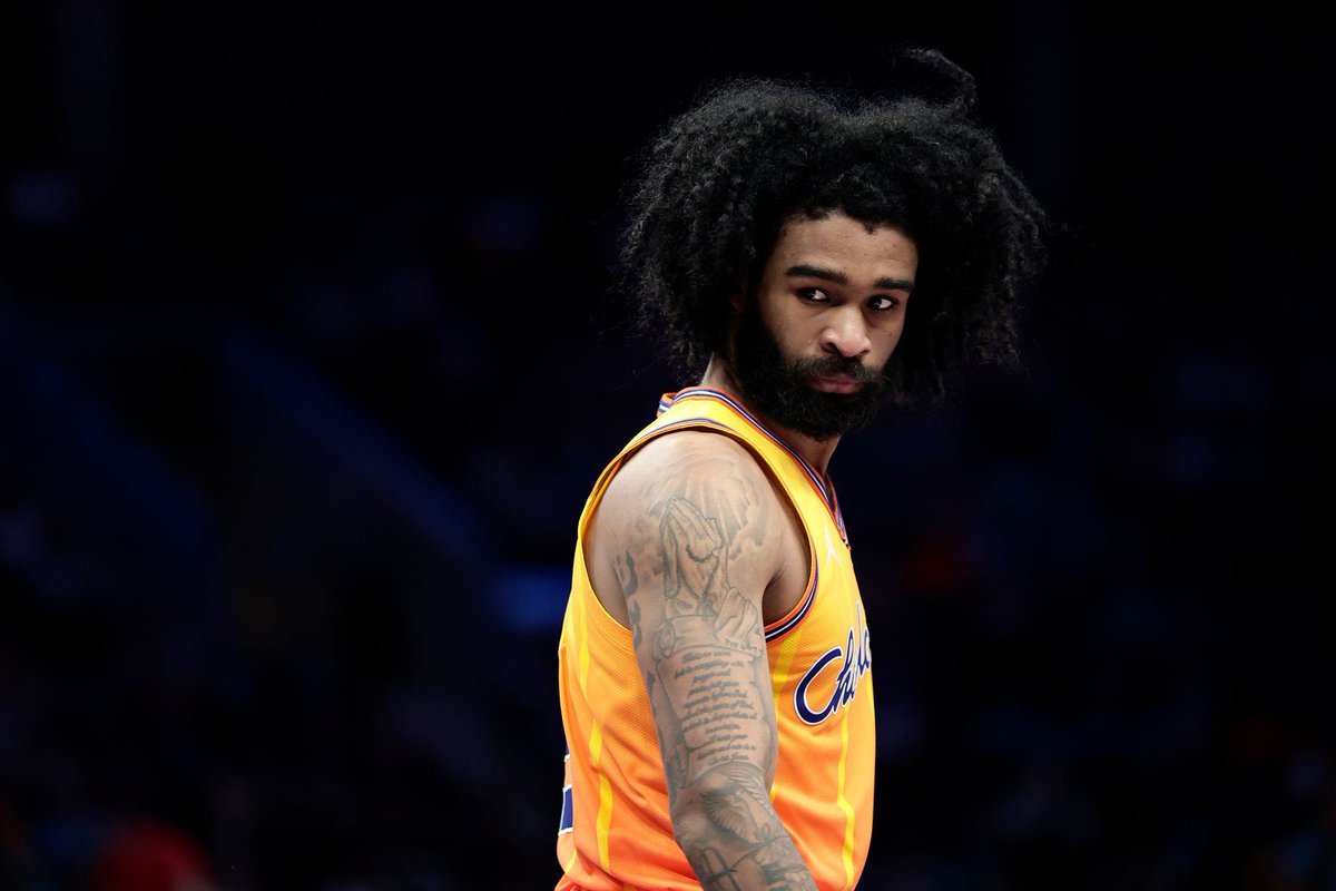 Hornets Lead tweet media