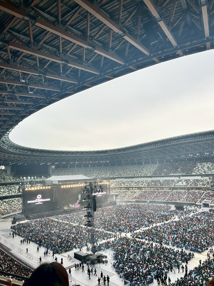 keito_mk8's tweet photo. ここ最近はライブ祭りでほんと楽しかったなあちゃんみな、平フラ、ワンオク。沢山もらったエネルギーを力に変えて日々頑張る🤛 https://t.co/njjBkoEqtH