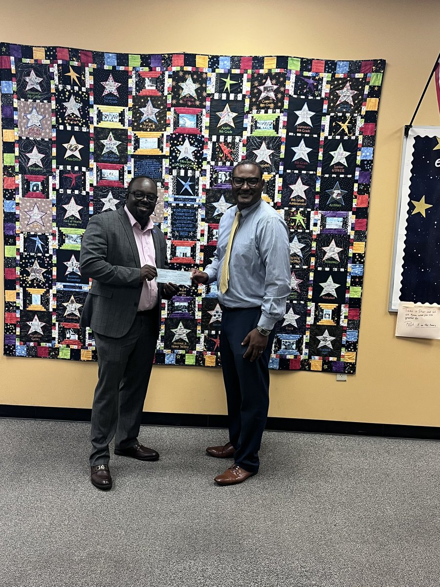 M6_12Collegiate's tweet photo. Grateful to Mr Moise, President of Vitec Consulting Group, Inc. for a $2,000 donation to MCA—supporting our Music Dept and school marquee. Thank you for investing in our students and community! 🎶📚
@DrFlem71 @BCPS_DeputySupt @BCPSNorthRegion @lorialhadeff @BCPSCentral @BcpsSto https://t.co/dUpUAHQnRT