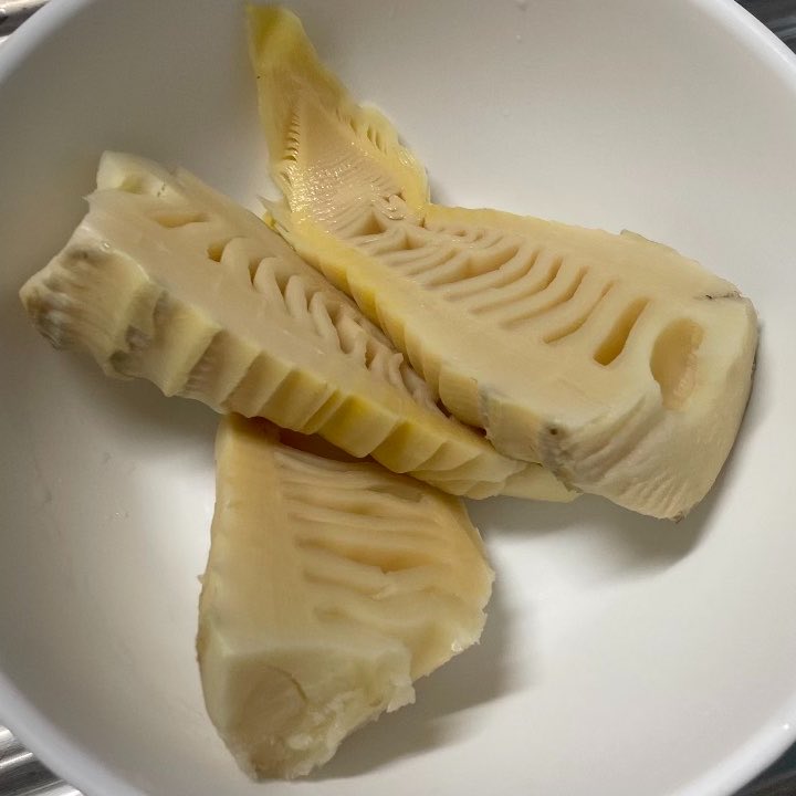 タケノコいただいたけん、よんべ茹でました。エスコにいった