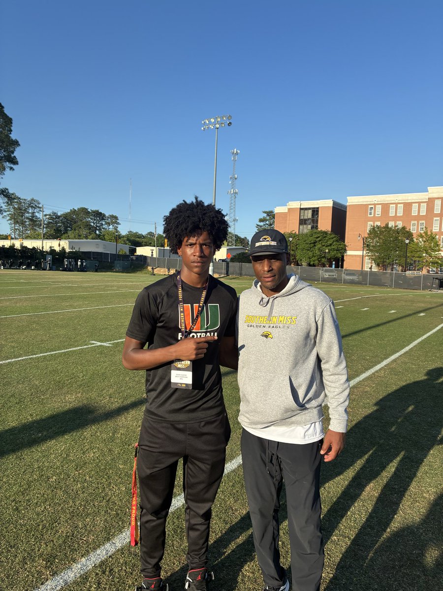 DeanHunter80903's tweet photo. Had a great time with @SouthernMissFB today!! https://t.co/fuMPlBeFhS