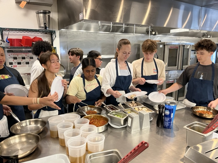 NHSBraves's tweet photo. Spanish 1 ACP students visited the SCCC Culinary Institute today. Students reviewed food and kitchen vocabulary in Spanish while Chef Martin instructed students on how to prepare authentic paella. https://t.co/6xxwoOJCbf