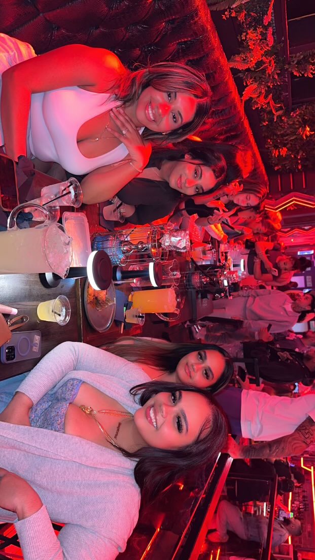 M ᥫ᭡ tweet media