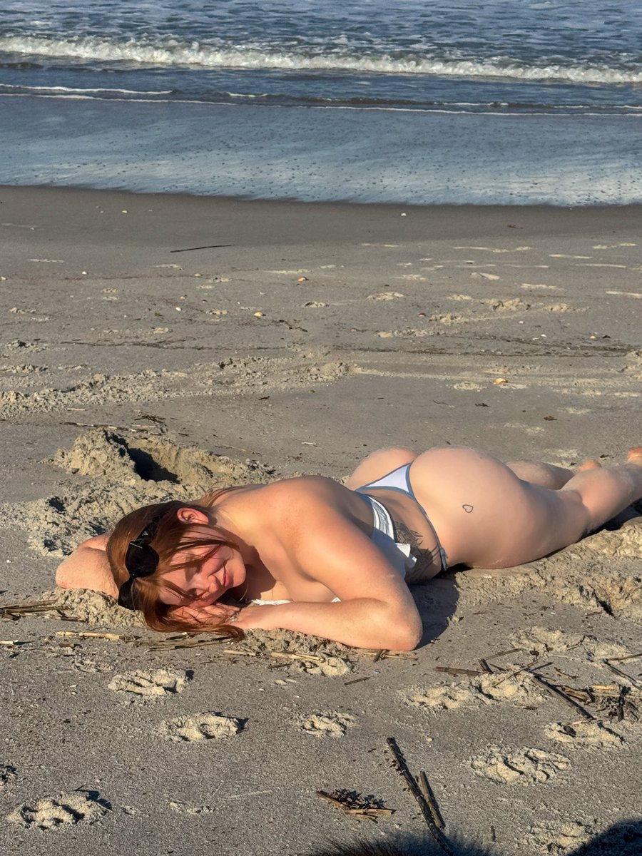 LyssaLou tweet media