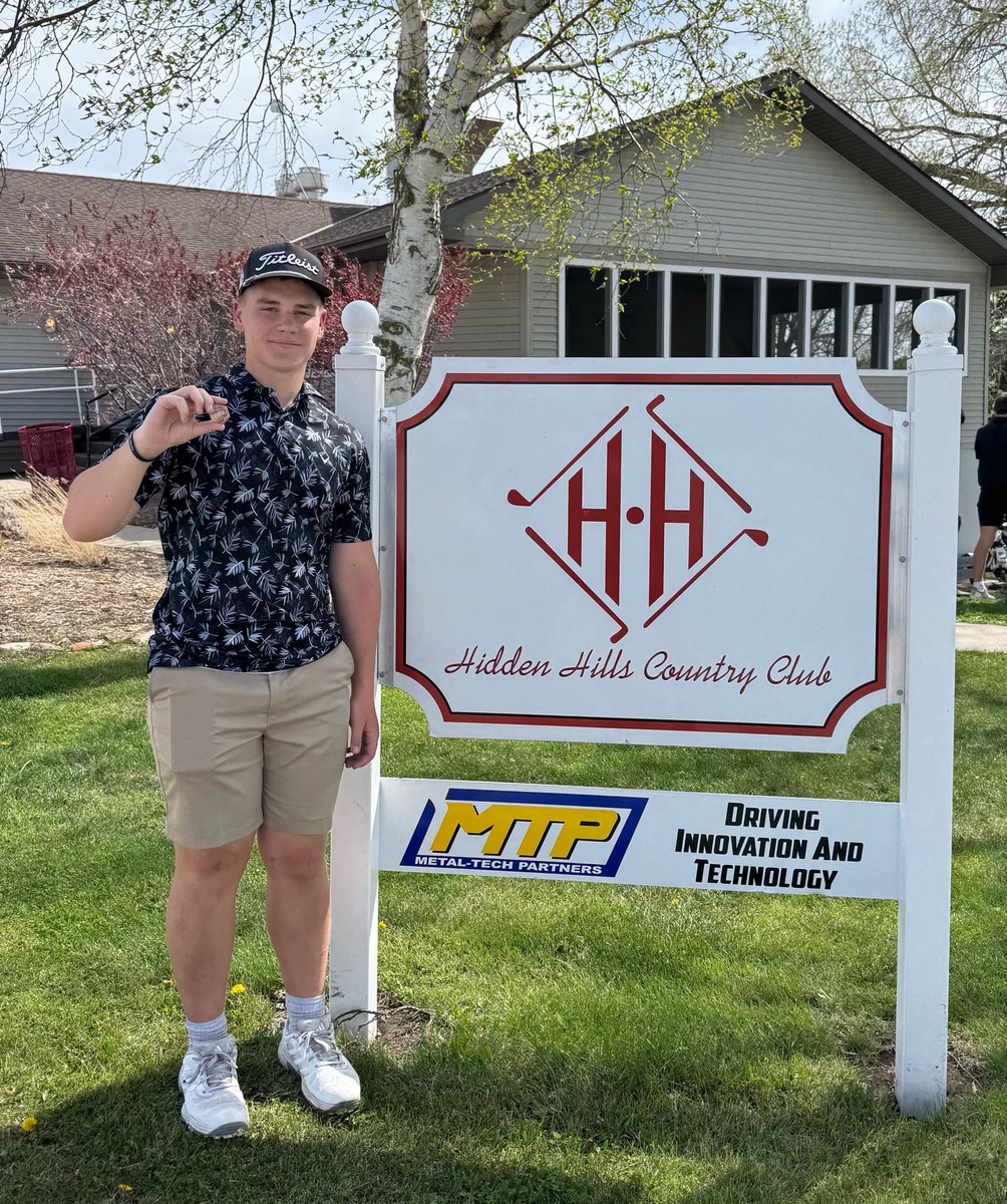 BrettLarson11's tweet photo. Paxton Miller brings home some hardware toady. 6th place. @ThayerCentral https://t.co/6hd22dkeFO