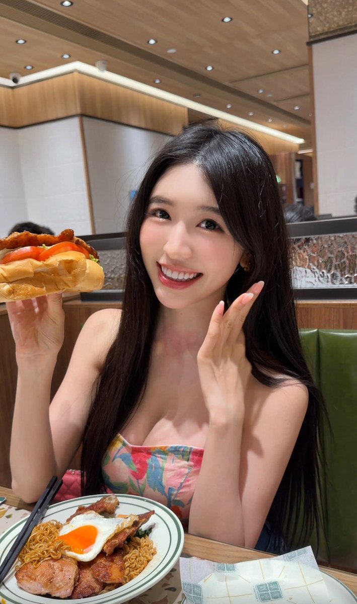 AngelaChong40's tweet photo. 香港你好💗
https://t.co/eiBAvvm9Ip https://t.co/Bg11NnCR5Z