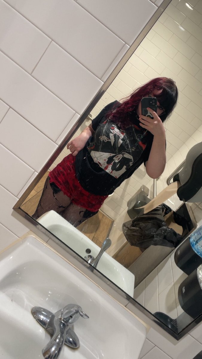 IS THIS A CULT? tweet media