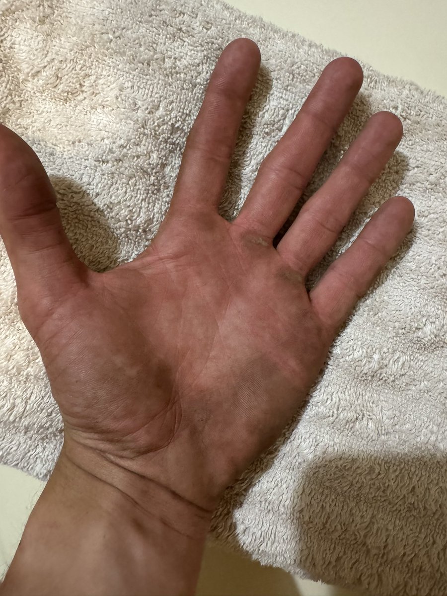 HBCBURNER's tweet image. My hands look like this so hers can look like this #truelove #providing #boothang