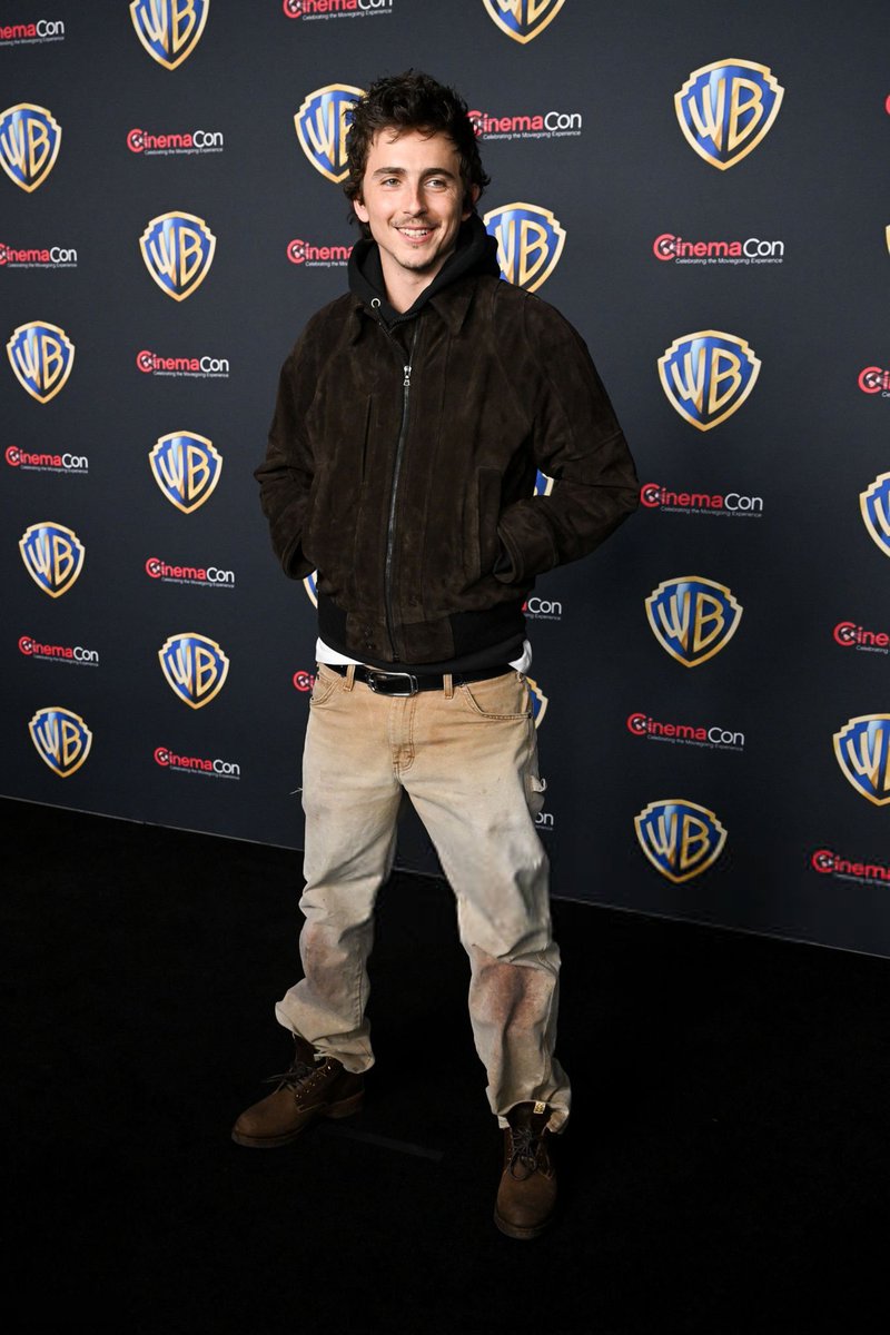 Timothée Chalamet Updates tweet media