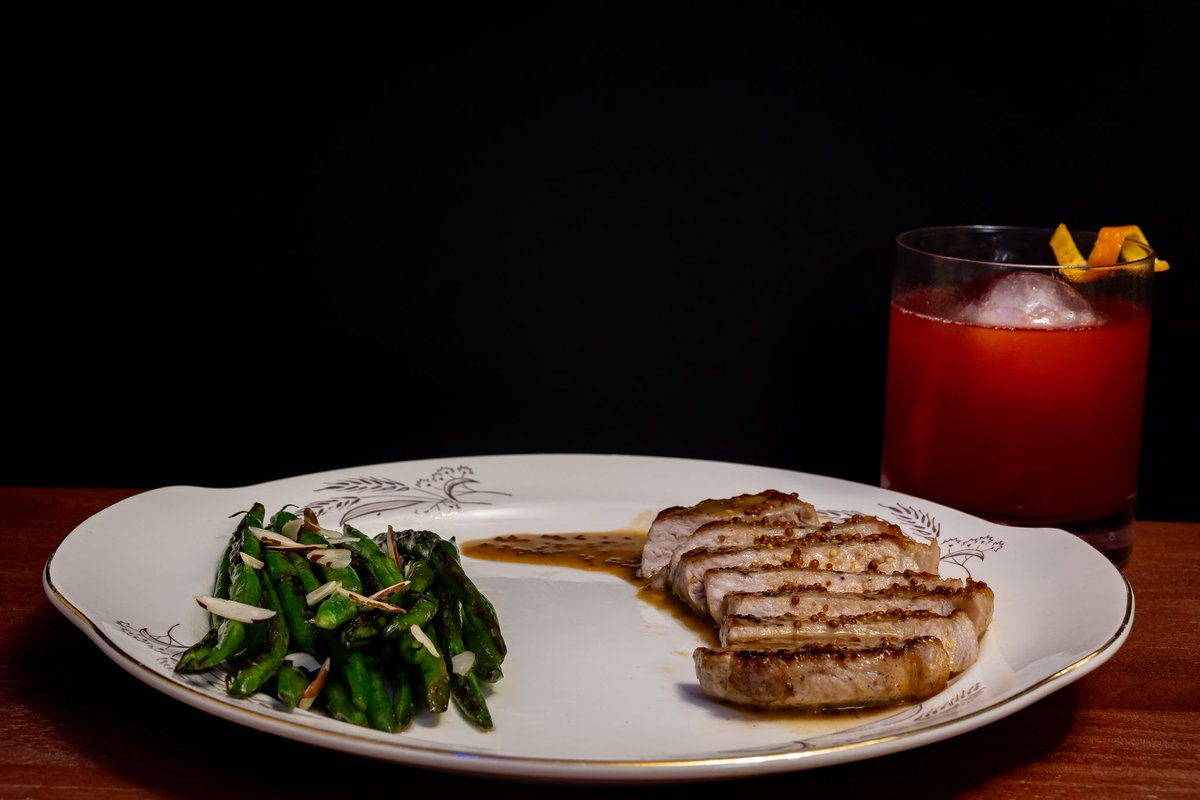 CobyWagon's tweet image. Dish V: Pan-Seared Porkchops with Brandy Peppercorn Mustard Sauce

Golden-seared pork, finished with a warm brandy reduction layered with whole-grain mustard and peppercorn.

Served alongside lemon-finished green beans for balance and brightness.

#food #cook #furry #furryfandom