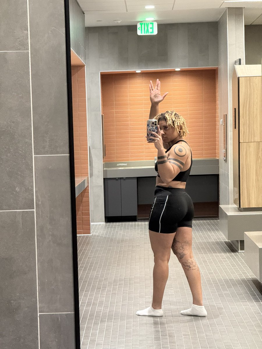 Jade Onyx Sage🧘🏽♀️🕉♑️ tweet media