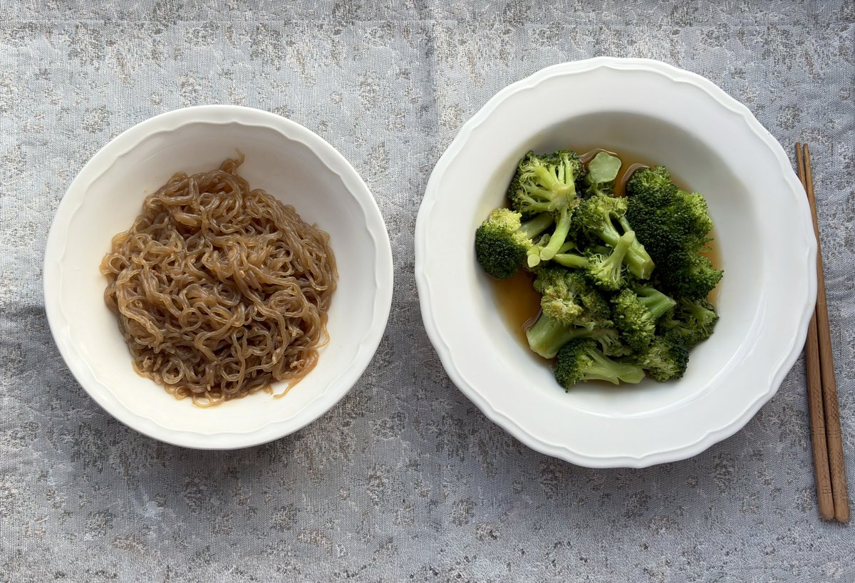 saillanss's tweet image. indomie &amp;amp; cantonese broccoli ⋆˚౨ৎ ⋆.˚

120 and 98 cals [ details in alt ] ⋆˚࿔
