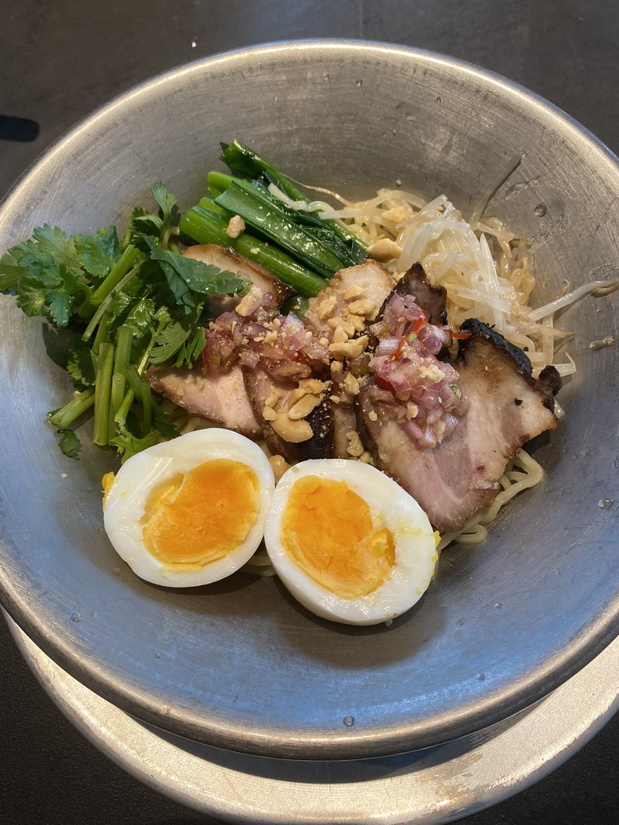 air_recruit's tweet image. ＼美味しいランチ発見🍤／ 

最近、虎ノ門にある
アジアンダイニングに初めて行きました🍽️

カオマンガイが美味でした❣️

店内もとってもお洒落だったので、
今度はディナーにお邪魔しようと思います🍷

#27卒 #IT #AI #採用
#企業公式つぶやき部 
#企業公式相互フォロー祭り