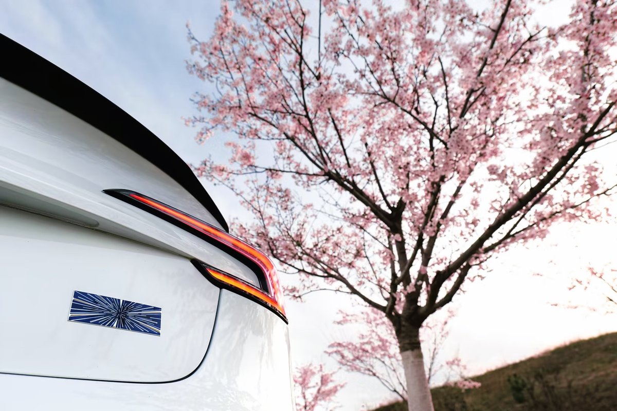 Tesla Asia tweet media