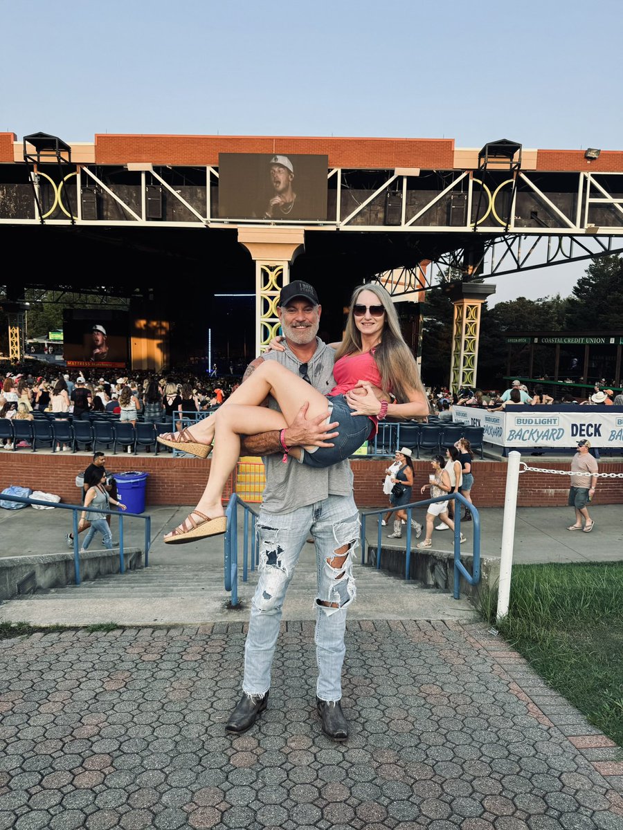 The Vanilla Gorilla 🦍 tweet media