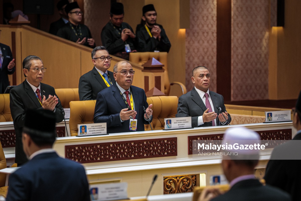 MalaysiaGazette's tweet photo. Menteri Besar Perak, Datuk Seri Saarani Mohamad hadir ke Mesyuarat Pertama, Tahun Keempat, Dewan Negeri Ke-15 di Bangunan Perak Darul Ridzuan, Ipoh, pada Rabu.

Foto: Aniq Nabilafiq Anuar

#MGPerak #MBPerak #Saaranimohamad https://t.co/KvALjkGzwe