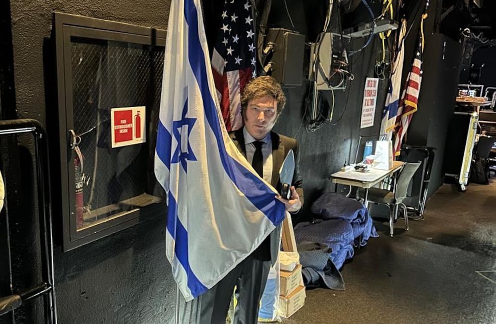 Julian Leyro tweet media