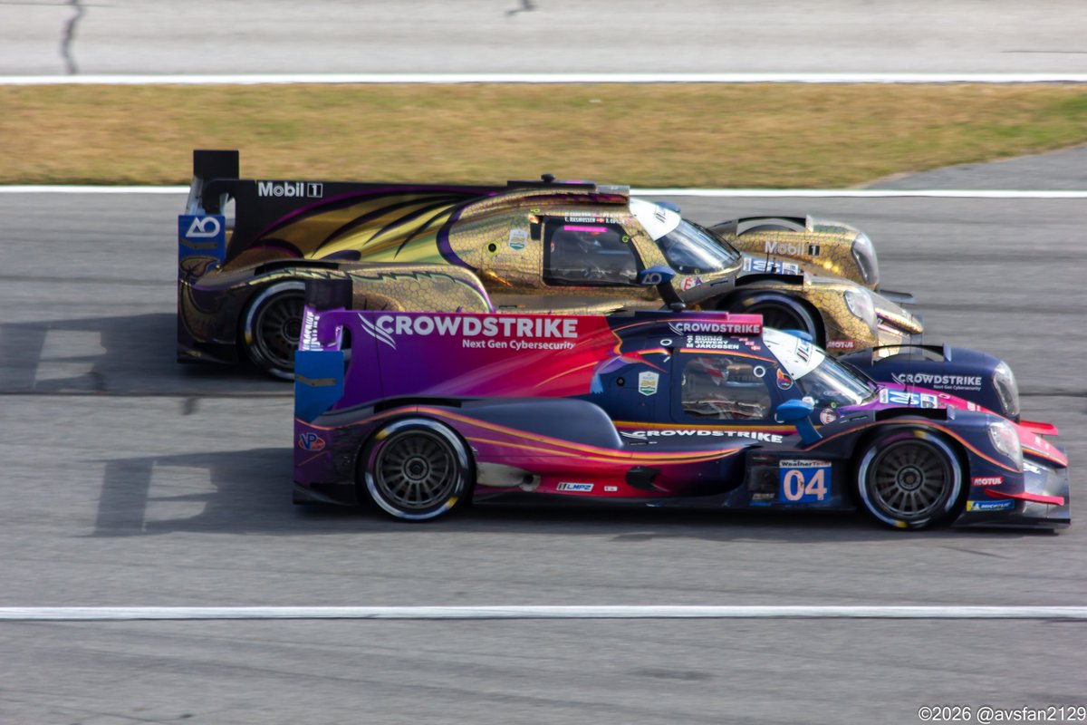 avsfan2129's tweet photo. P2 Battle at the end of the #Rolex24 #IMSA https://t.co/DO22cbZWOX