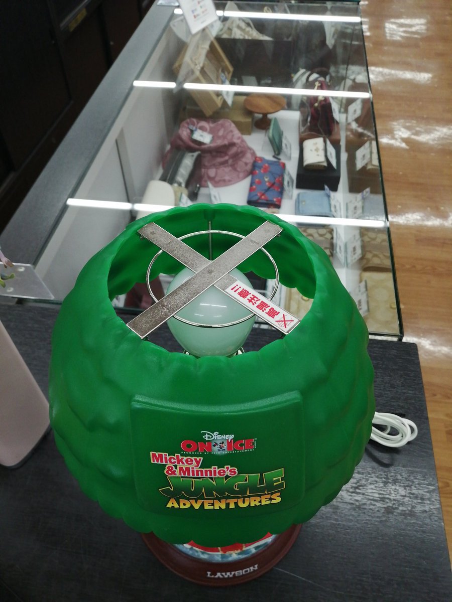 offhousemeike's tweet photo. こんにちは☺　
ディズニー好きにはたまらない!!
レア商品が新入荷致しました✨️✨️　
めちゃくちゃかわい表情していますよ〜(●´ω｀●)♥✨️
かわいい雑貨等も状態が良ければ買取しておりますので、是非当店までお越しくださいませ✨️
#オフハウス
#オフハウス女池店
#ディズニー https://t.co/OrjV84c69X