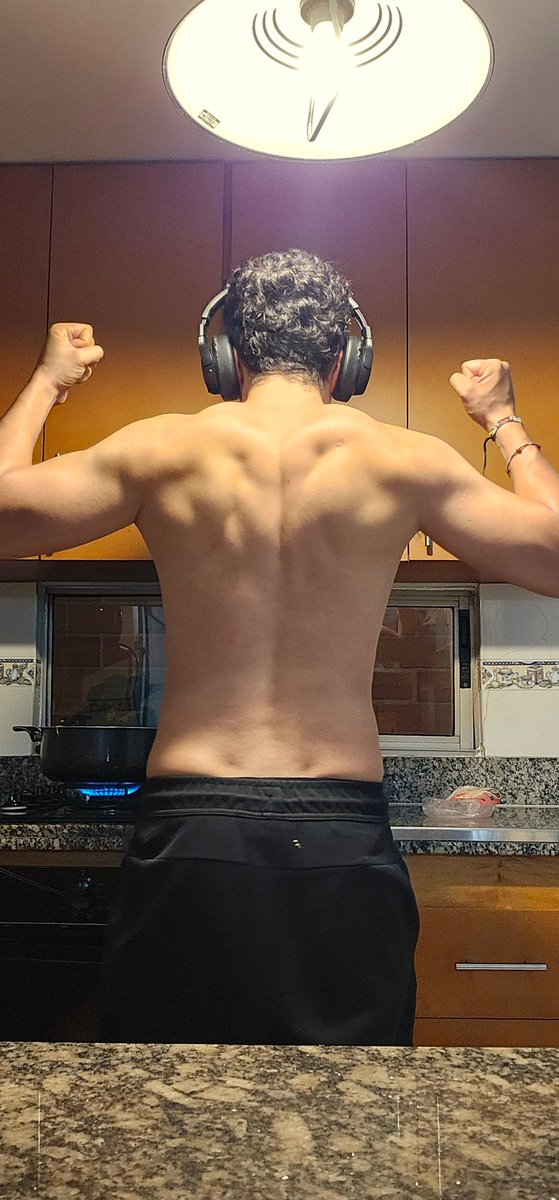 haceta's tweet photo. Backday y sopita https://t.co/AmX4SBIGAv