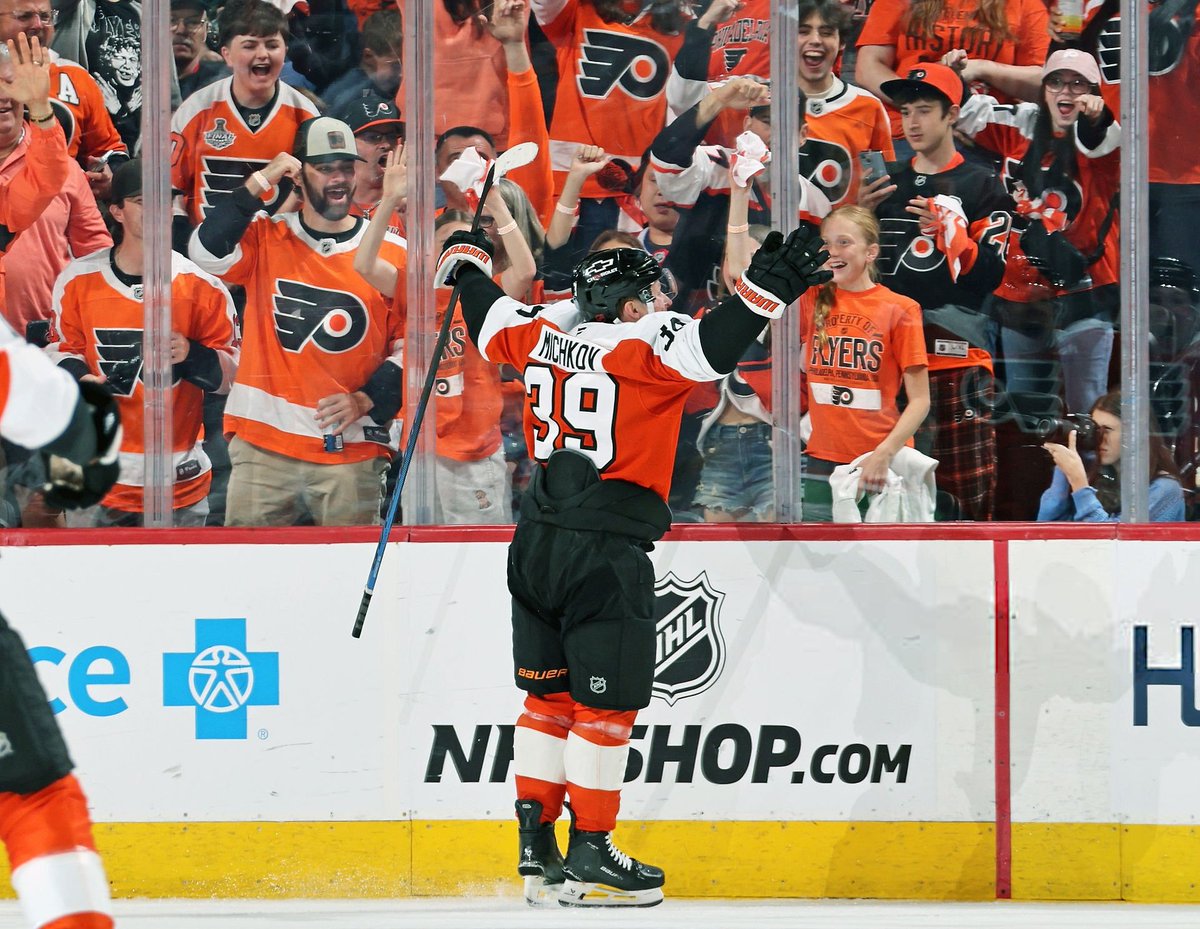 x - Flyers Clips tweet media