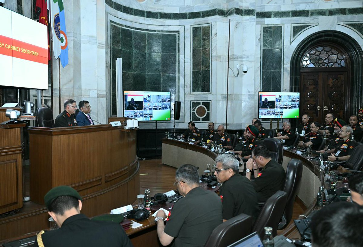 prodefencejammu's tweet image. Cabinet Secretary Addresses Army Commanders’ Conference

During the ongoing Army Commanders’ Conference #ACC at New Delhi, the Cabinet Secretary, Dr T V Somanathan, addressed the senior military leadership, highlighting key strategic imperatives for national preparedness.

He
