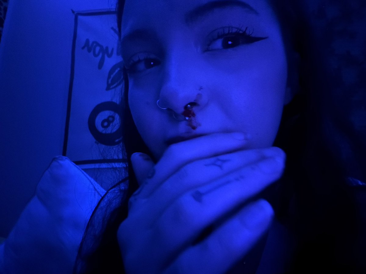 ✰ ✰ ✰ tweet media