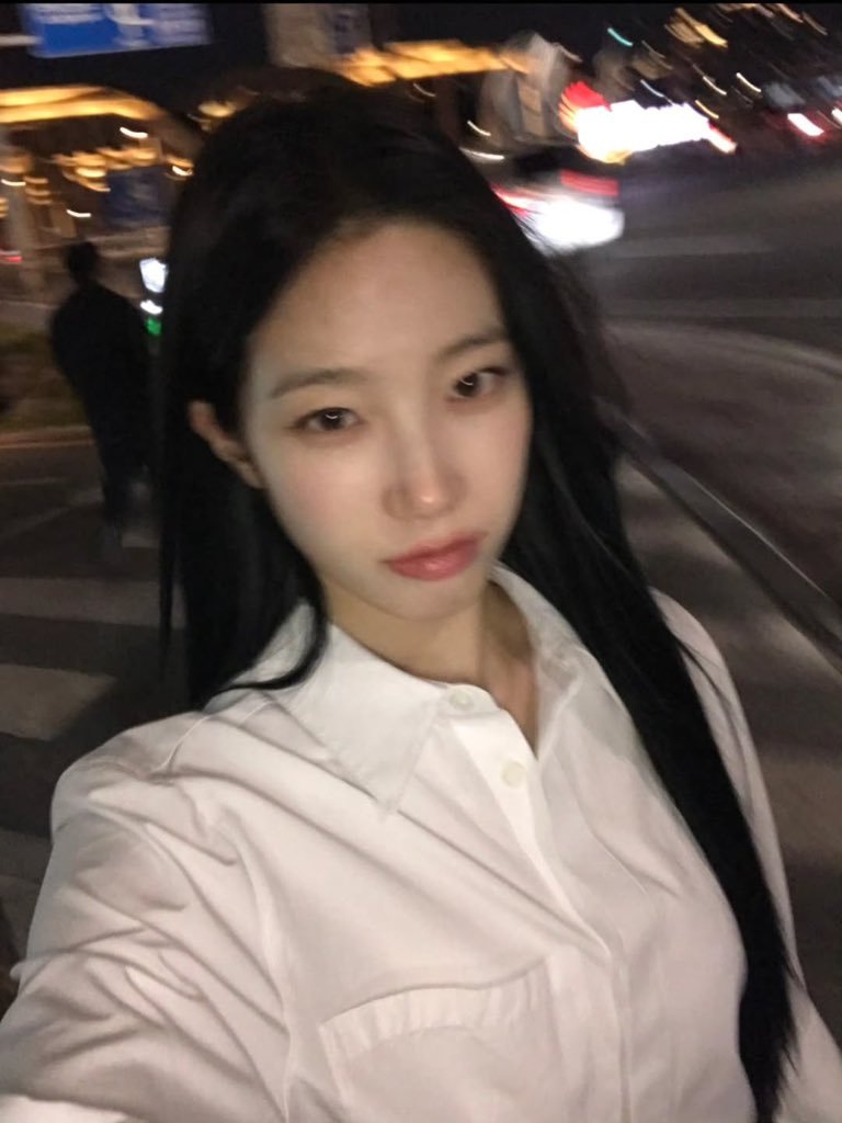 le sserafim pics tweet media