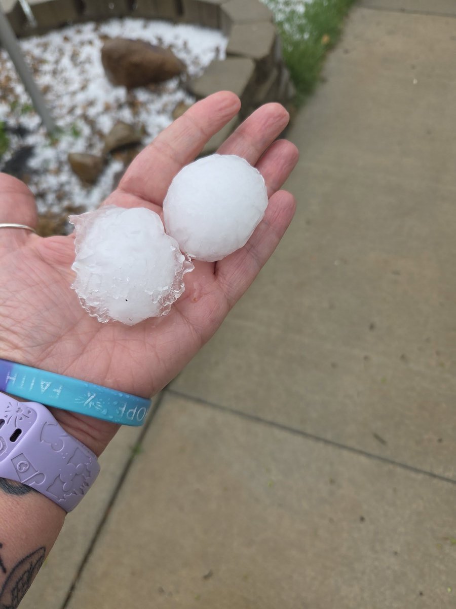 HailTrace's tweet photo. ⭐️⭐️⭐️⭐️ 4-STAR STORM — Eastern Iowa
📍 Waterloo / Marion / Iowa City, IA | April 14, 2026
🌨️ Largest Hail: 2.50" (Waterloo)
🏠 120,000+ structures hit (1"+)
Tennis ball hail in Waterloo. Cedar Rapids. Iowa City. All in one afternoon.
Ottawa KS yesterday. Madison WI tonight. 
👉 See the full map: https://t.co/Uqr4dUjcVC