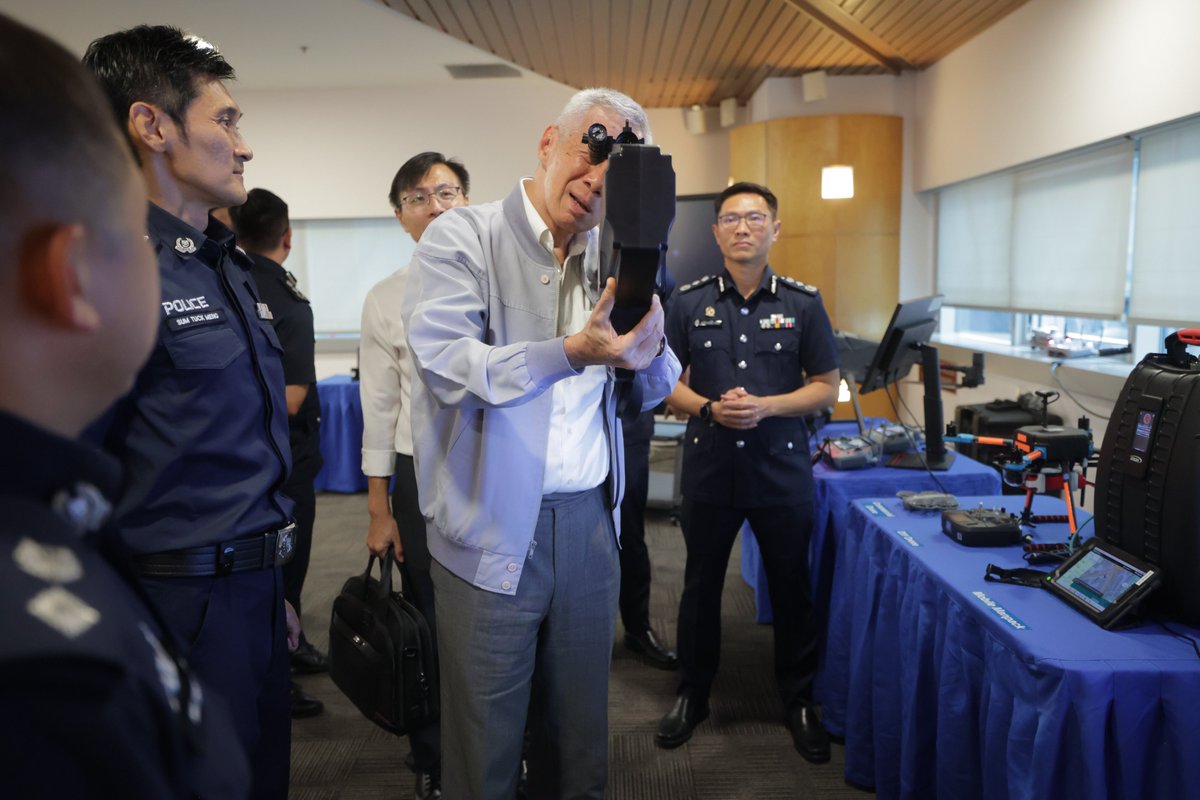 Police Modus Operandi Glad to see @SingaporePolice fully using tech in their day-to-day ops ...