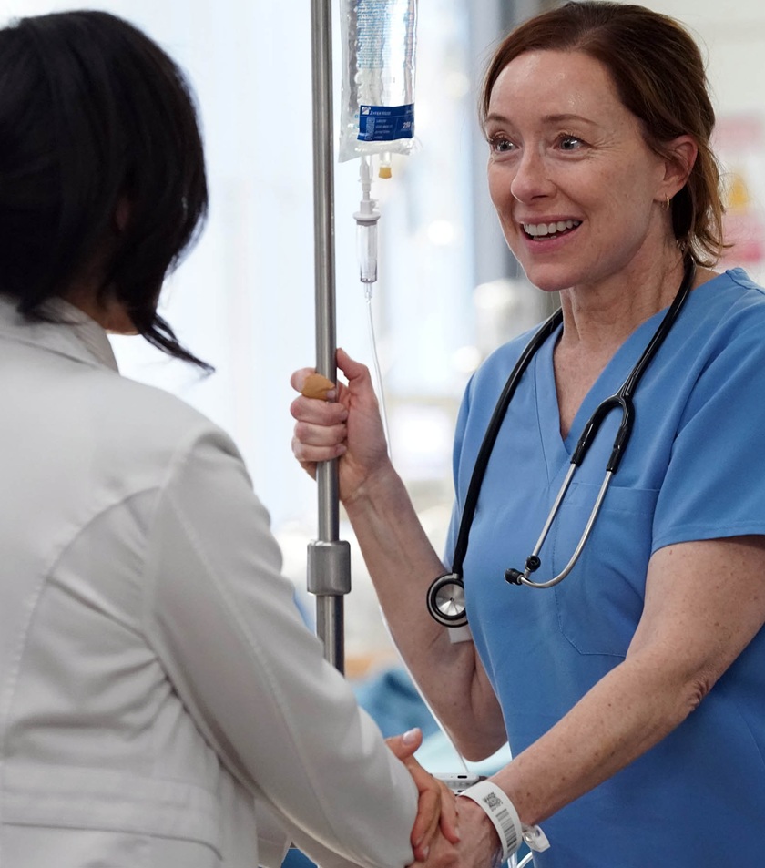 TVFanatic's tweet image. 💥 "We wanted to end the season with a bang." #DocOnFOX EP Hank Steinberg teases Amy’s future, a “titillating” twist, and major Season 3 shakeups. Check it out! 🔗: tvfanatic.com/doc-exclusive-…
#Exclusives #Interviews