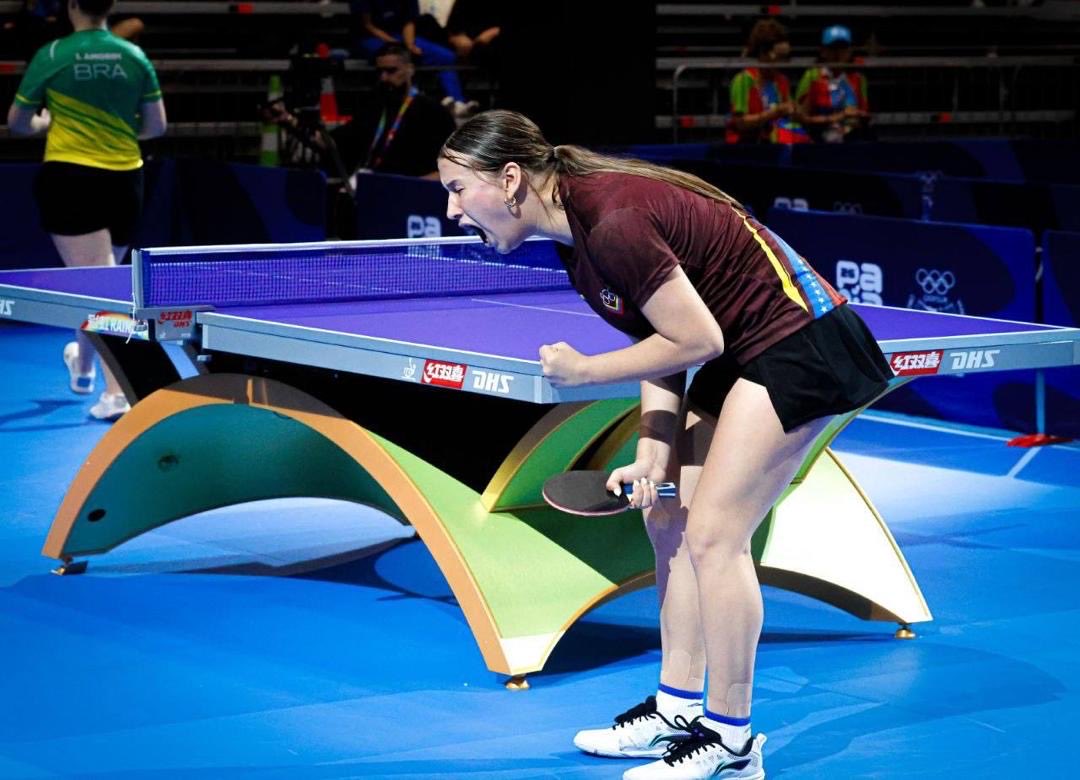 Nuestra Dakota Ferrer se ha coronado campeona en el Tenis de Mesa de los Juegos Suramericanos de la Juventud, celebrados en Panamá. ¡Felicitamos a todos los directivos de nuestro deporte en Venezuela que lideran esta nueva etapa del tenis de mesa. ¡Sigamos adelante, qué orgullo!