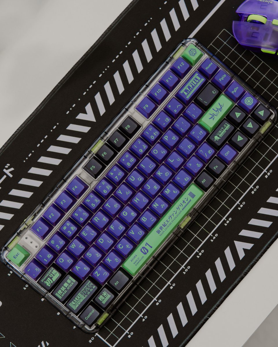 k820107's tweet image. 中国最新的一组eva折影系列的键帽，四周可发光。
#keycaps #desksetup #computersetup #evakeycaps #eva