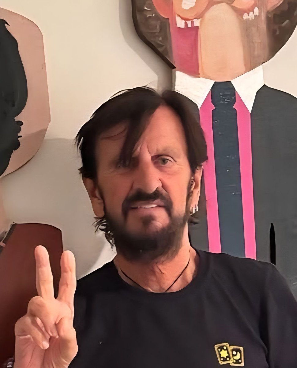 Ameerhole Surfer tweet media