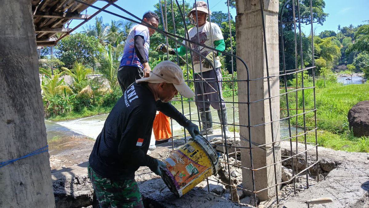 Kodam9Udayana's tweet image. Progres Jembatan Garuda Seririt Capai 11,5 Persen, Pekerjaan Pondasi Kian Maju

#JembatanGaruda #Kodim1609Buleleng #TNIManunggal #PembangunanDesa #InfrastrukturIndonesia