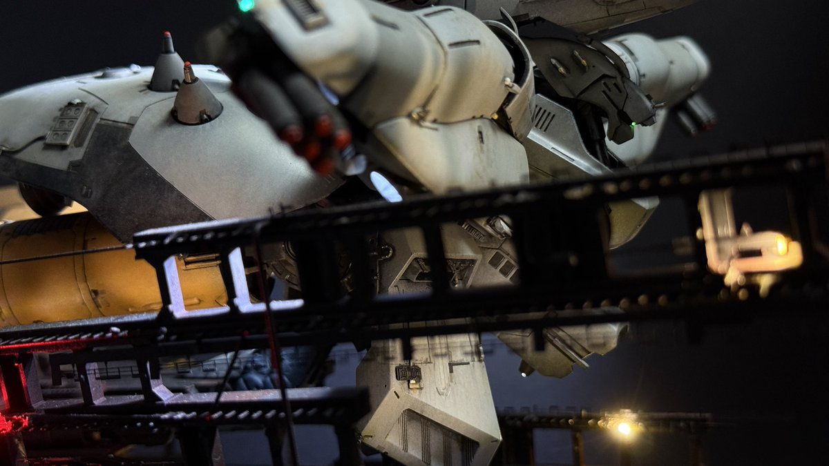 yata_1968's tweet photo. 今週末開催の「春のタンまつり3」においら唯一のガンプラ作例（ガンダムコレクションなので正確にはガンプラでは無いかもですが）1/400 α・アジール持っていきます、2013年12月発売のガンダムホビーライフ003「異ジャンルモデラーの挑戦」コーナー掲載作品、いわきの空を飛ぶ！
#いわき春のタンまつり https://t.co/U8SUKfuWTZ