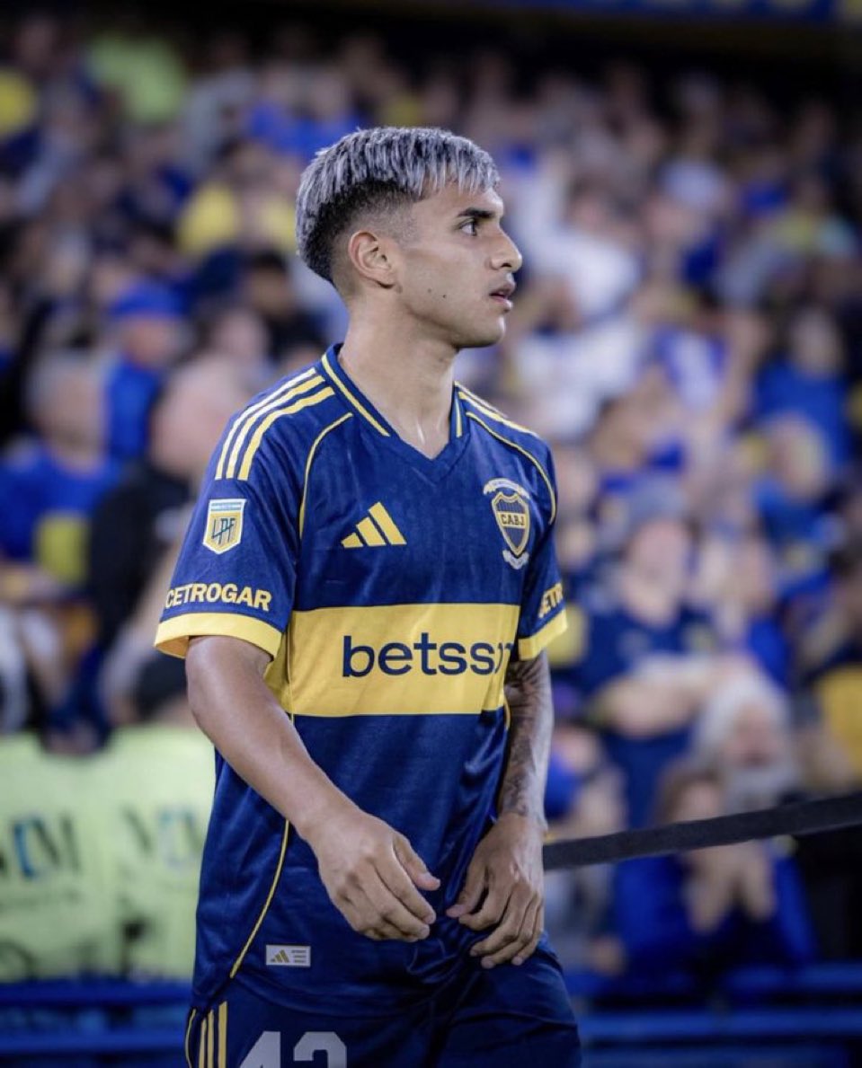 valen¹⁶ tweet media