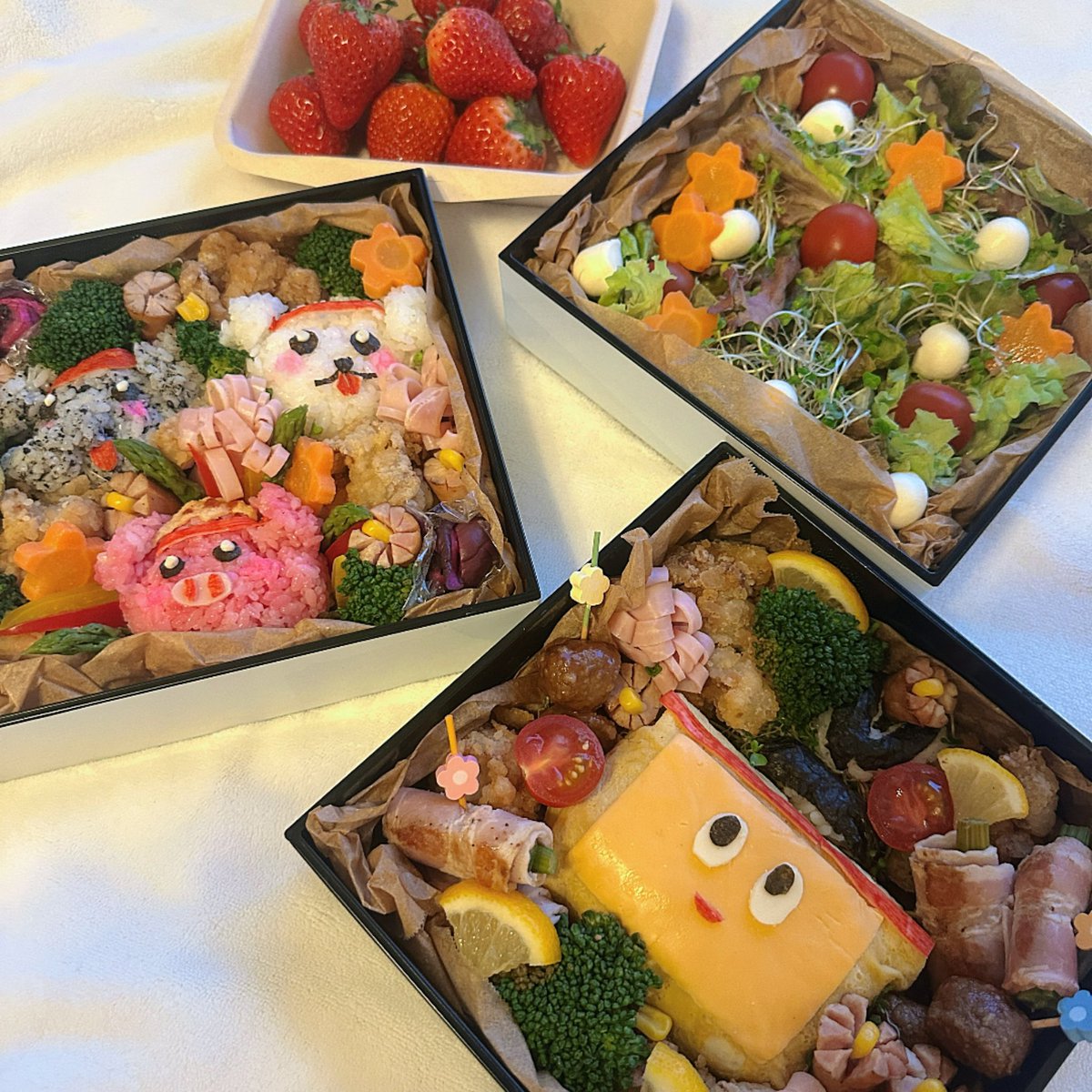 gohan717oo's tweet photo. お弁当コンテスト審査通過しました🍱
一次通過、20/111だったそうです😭奇跡😭w

６時間かけて頑張って作ったので
No.18 に🍱投票お願いします🥺❤️‍🔥
矢印マークより、今日から19日(日)まで！！

運営に提出する写真間違えたから一番綺麗撮れた写真ここに載せときます🤣見てね https://t.co/TUsfL11JYu