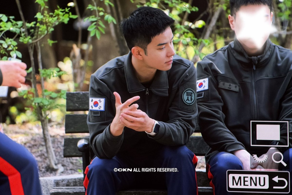 coolkidnight tweet media