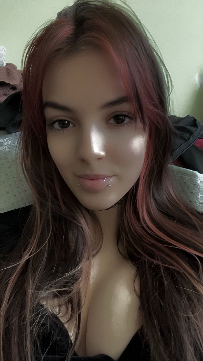 Evie🖤 tweet media