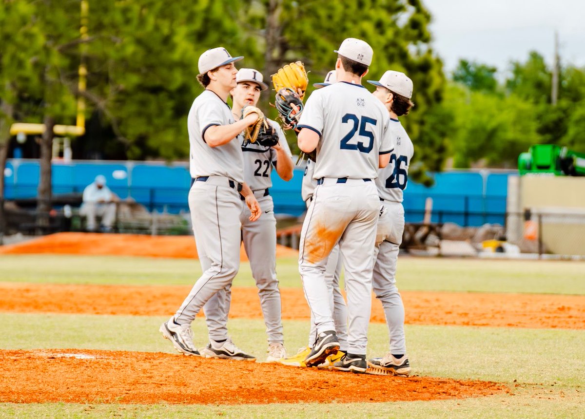 SIHSBaseball1's tweet image. Final

Saint Ignatius - 2
Walsh Jesuit - 6

Wildcats fall. 
Back at it tomorrow at Brunswick.

#GoCats | #TogetherForever