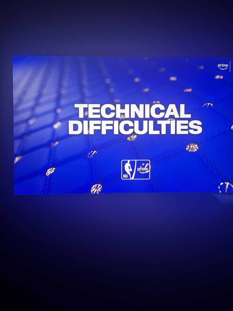 kmw0810's tweet photo. @PrimeVideo  seriously? 10 seconds left and technical difficulties??? https://t.co/IOSYQ0YlaA