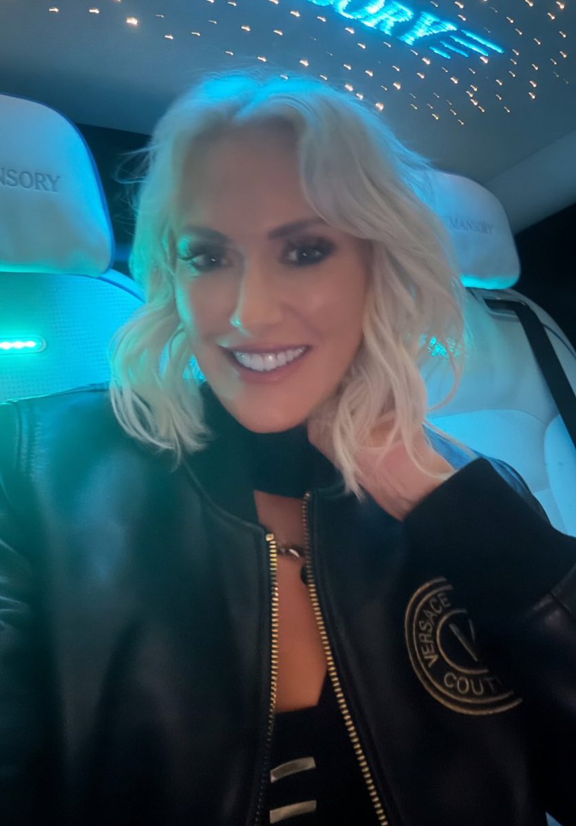 Tobas06's tweet image. “MY HEAD’S UNDERWATER BUT I’M BREATHING #FINE.”

#APRIL APRILLING.

🤞👌💐❤️❤️