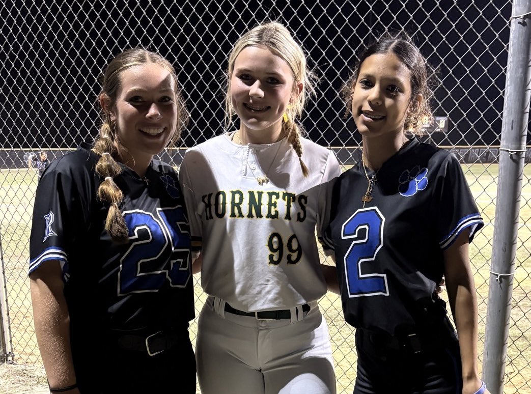 Those Freedom(OG)18u girls ❤️🇺🇸🥎! Emma Lundy(2028), Paislie Turner(2029) and Meilani McNab(2028) went head to head tonight at Ridgeview High School Softball Senior night. <a href="/FREEDOMSBFL/">FREEDOM SOFTBALL</a>